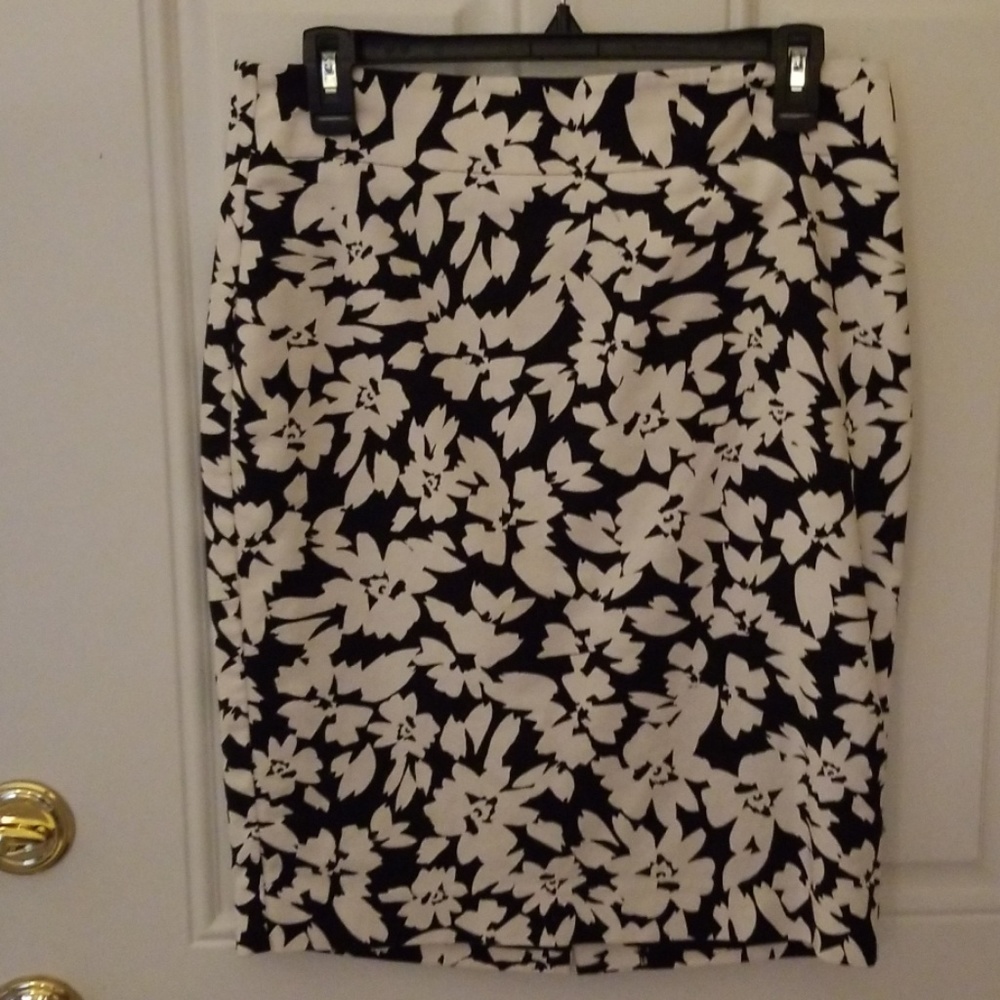 Loft pencil floral skirt